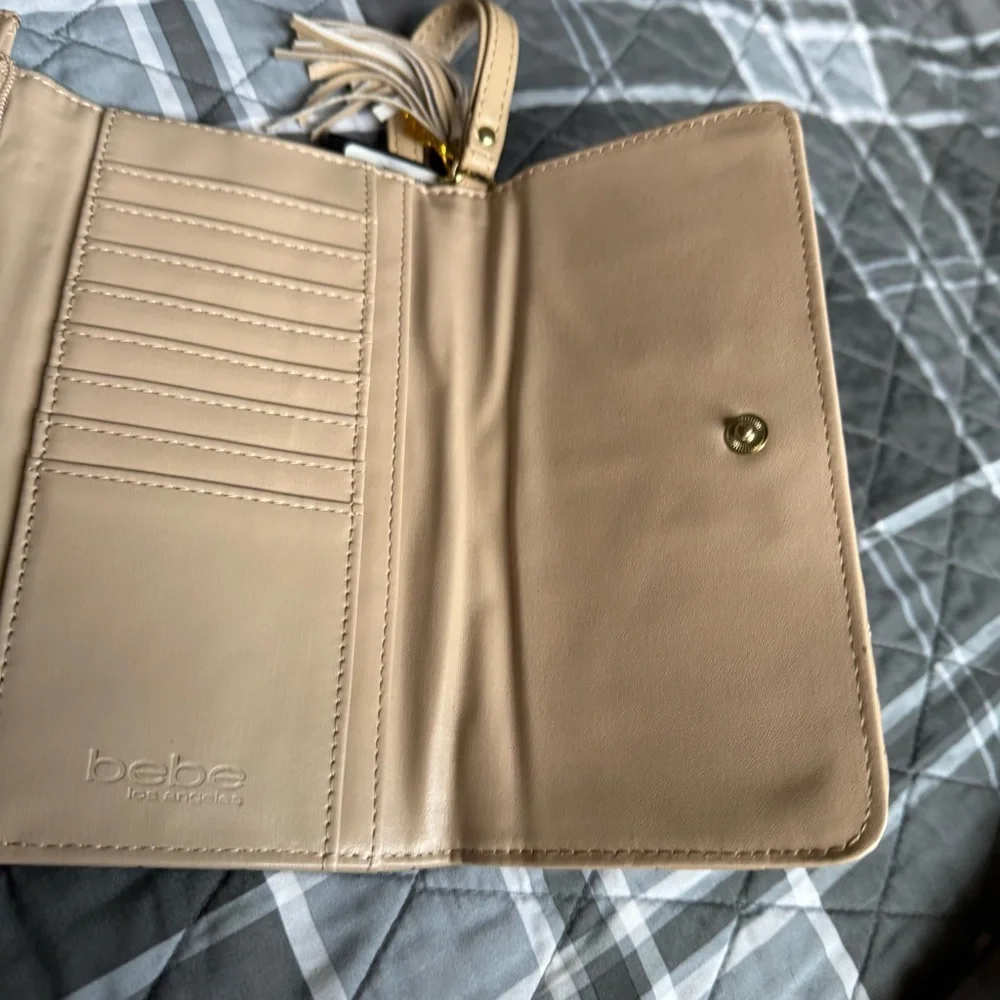Bebe Zara Bling Trifold Beige Quilted Wristlet with Gold Accents Giftable NWT